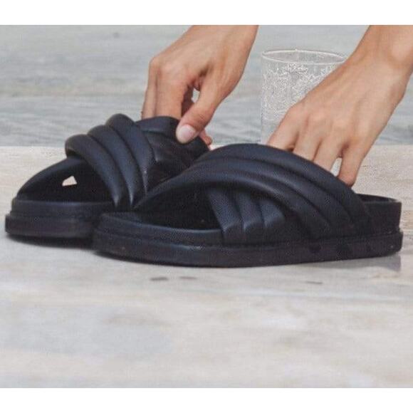 THE BALI TAILOR NWOB Oska Cushioned Leather Criss Cross Slide Sandals Black 7 - Picture 1 of 9